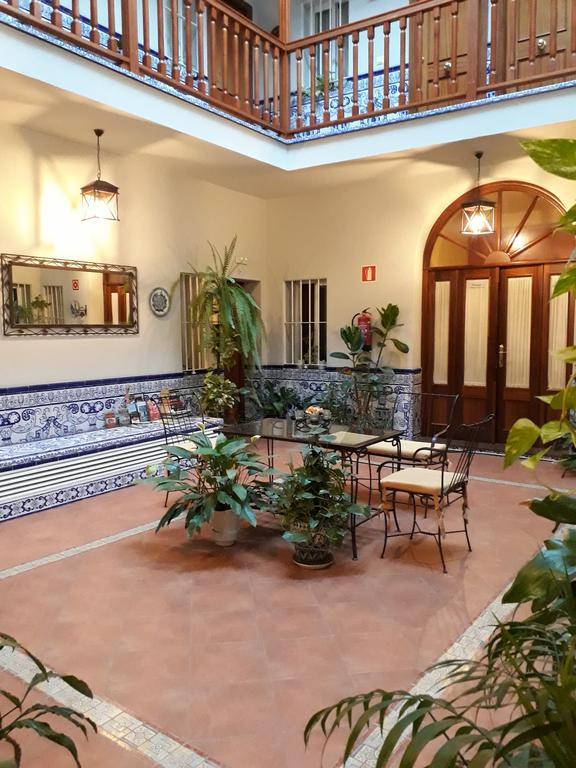 Doña Trinidad 3*